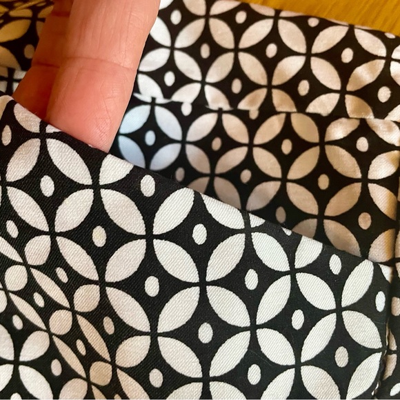 New Direction scalloped shorts/black & white/ front & back pockets/ NWT/ size 14 - Picture 6 of 8